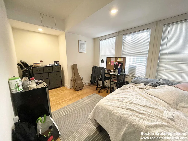 Dorchester St — Photo 11