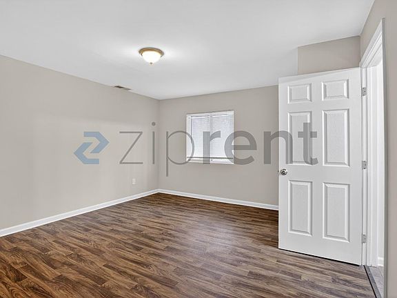 3rd image of 3575 Oakvale Rd APT 105