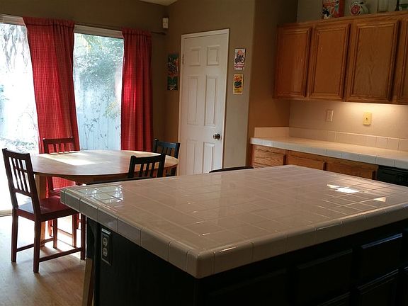 3rd image of 1353 Woodhaven Dr