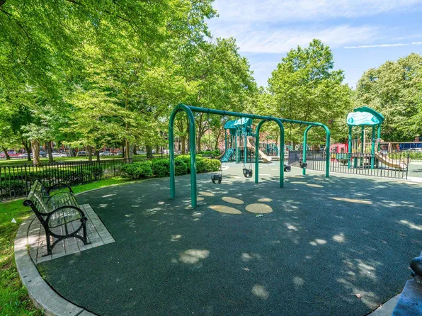 201 Pavonia Avenue image 21 of 21