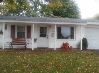 4055 Nottingham Dr, Decatur, IL 62526