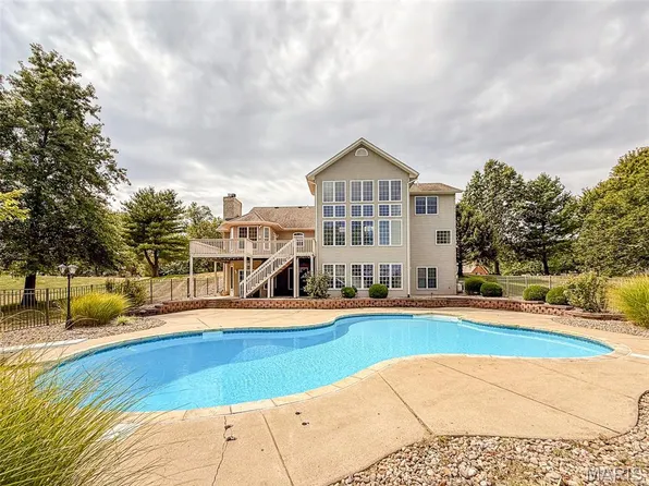 5301 Wild Oak Ln, Smithton, IL 62285