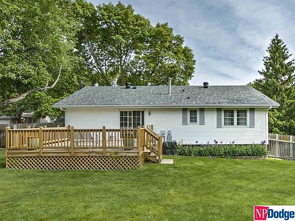 3rd image of 3207 Leawood Dr