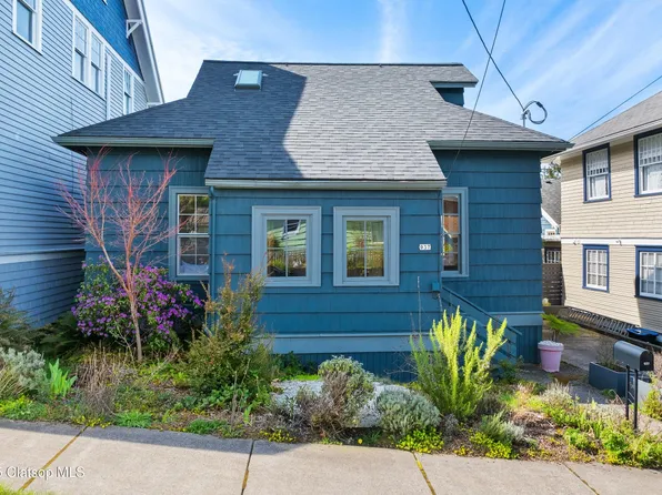 937 14th St, Astoria, OR 97103