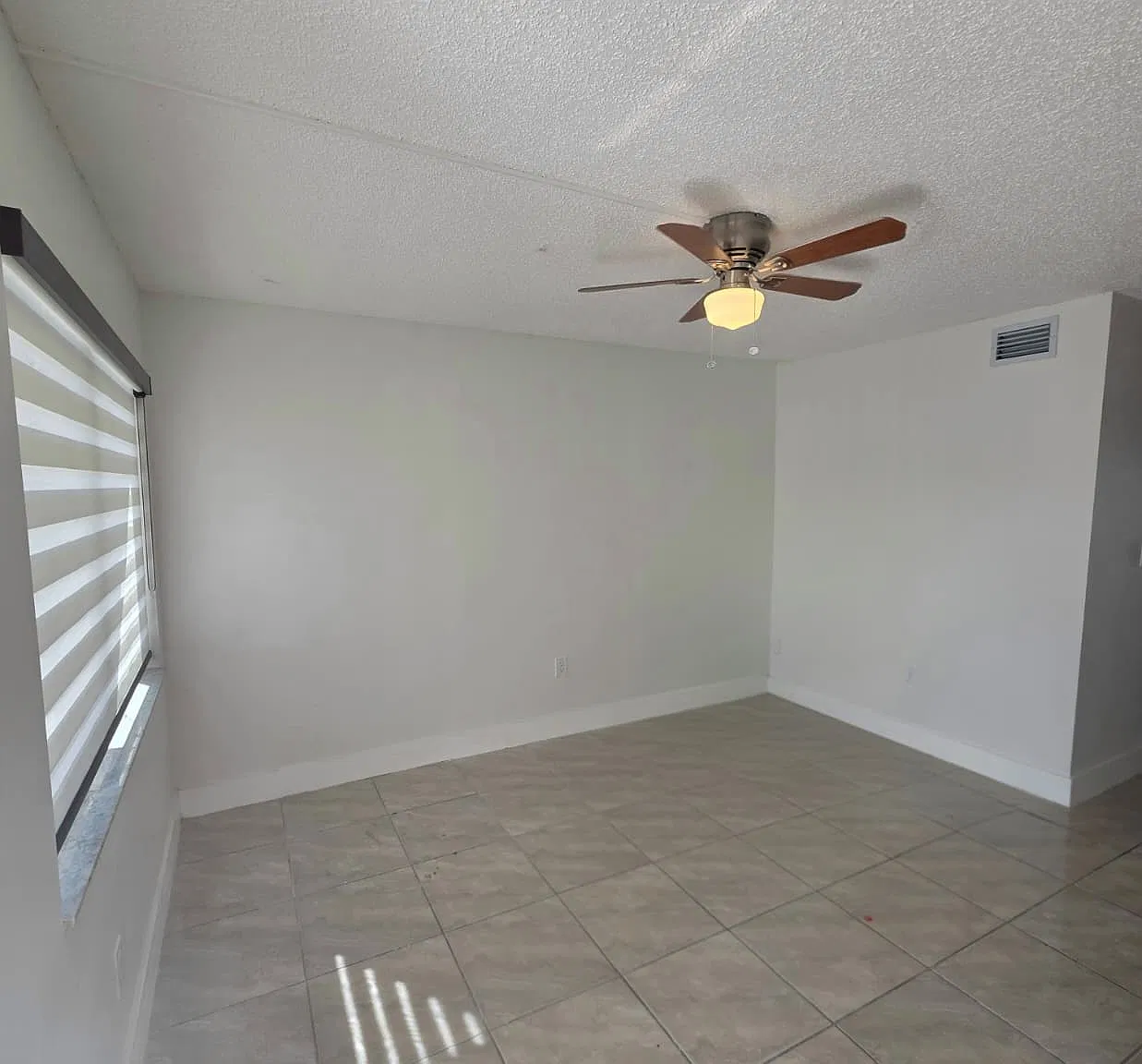 2 bed, 1.5 bath, 825 sqft, $2,300 — Photo 4