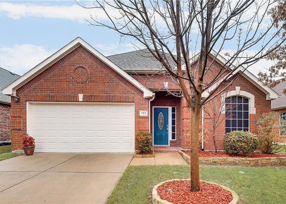 1st image of 912 Grand Cypress Ln
