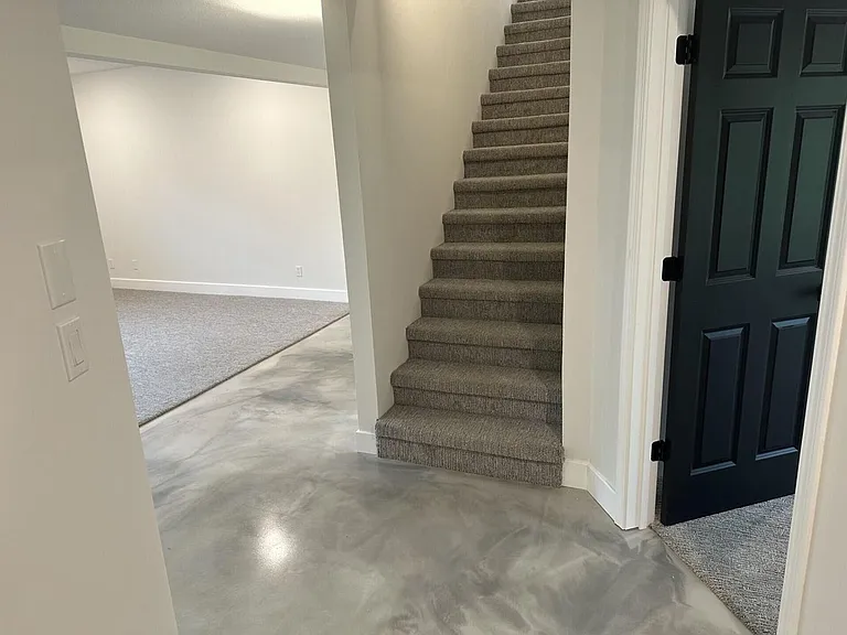 2301 Grant Ln — Photo 4