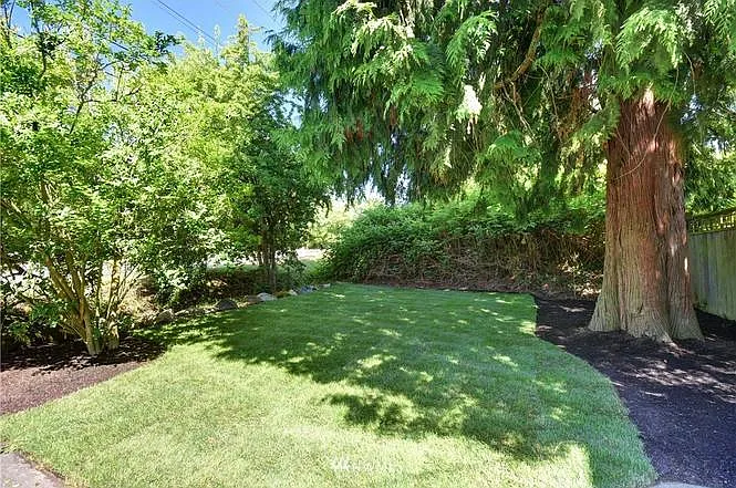 12560 Ashworth Ave N — Photo 19