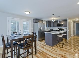 1 Jeffrey Cir, Southwick, MA 01077