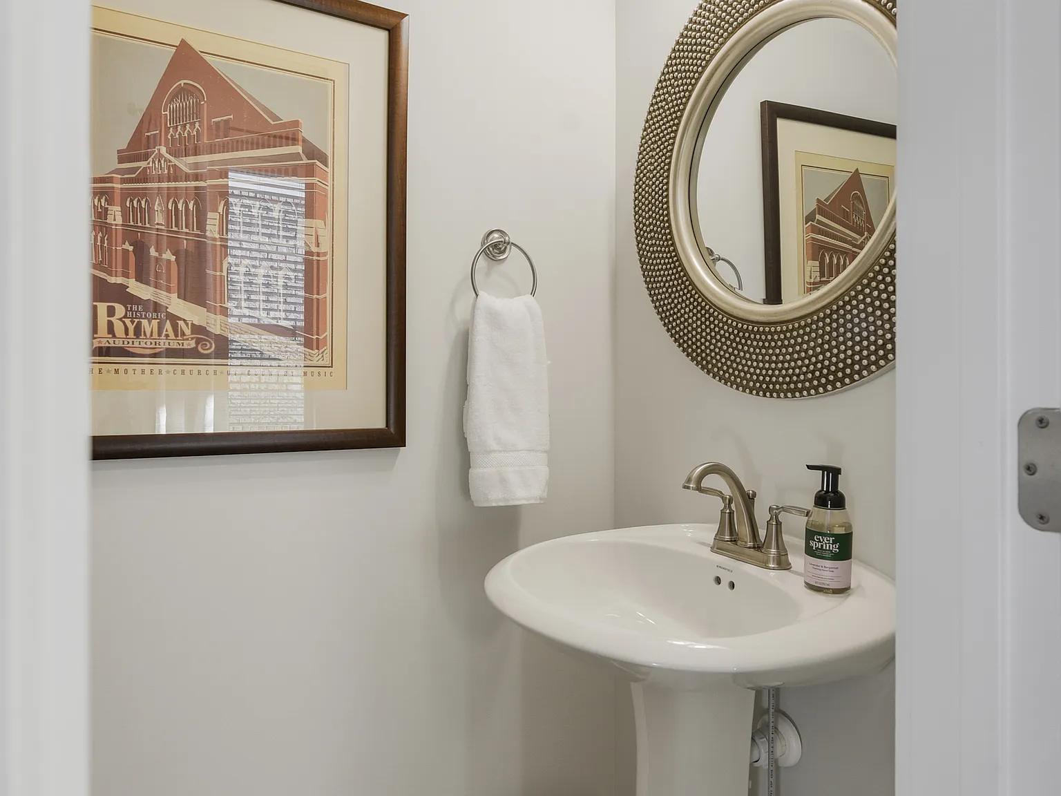 3 bed, $4,172 — Photo 1