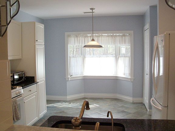 View to Eating Area in w/Bow Window