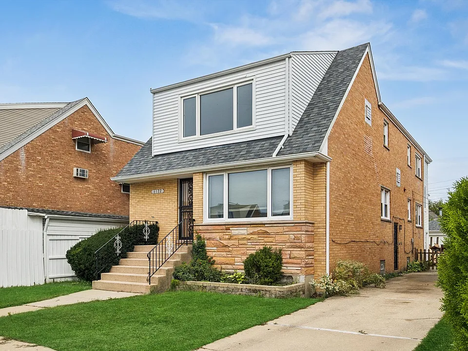 6122 W Leland Ave #2