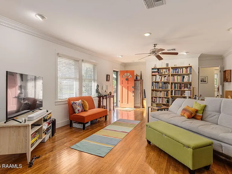 706 Harding St — Photo 4