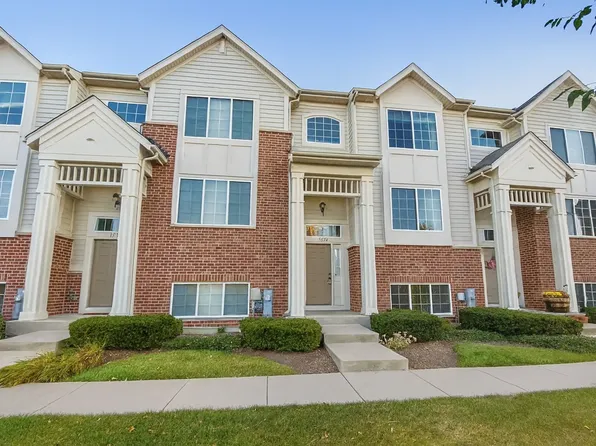 3374 Cameron Dr, Elgin, IL 60124