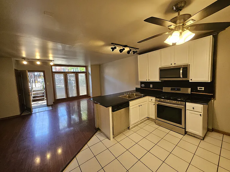 2434 W Polk St #1 — Photo 8