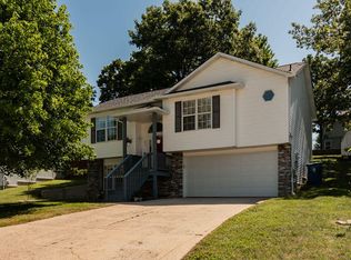 215 Blossom Vly, Branson, MO 65616