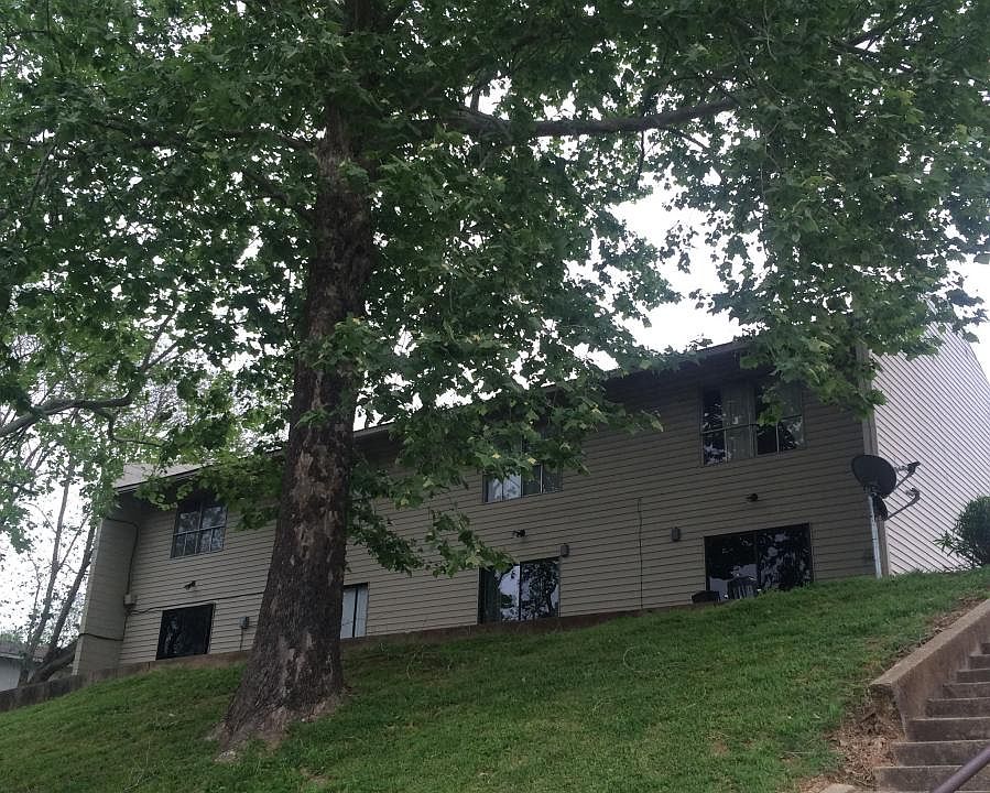 1st image of 810 Woodyard Dr APT 4
