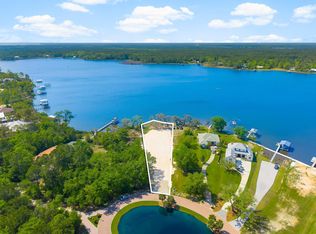 104 Lagrange Cove Cir, Freeport, FL 32439