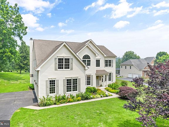 2nd image of 17943 Manassas Gap Ct