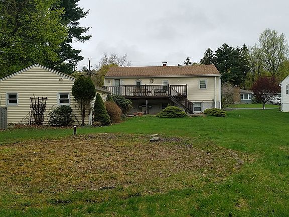 2nd image of 237 Oak St