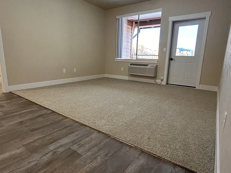 998SQFT Unit Living room