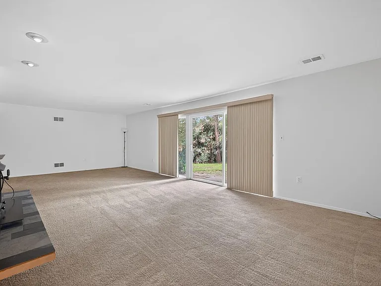 9404 Woodington Dr — Photo 31