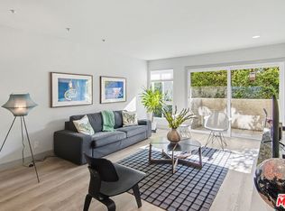 8400 De Longpre Ave APT 102, West Hollywood, CA