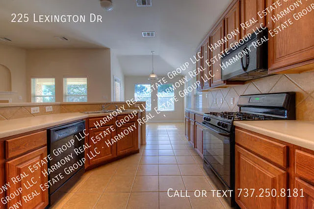 225 Lexington Dr — Photo 26