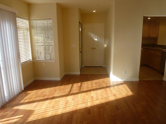 4th image of 38 N Bonnie Ave APT 10
