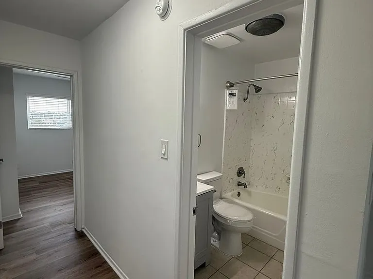 1179 Crenshaw Blvd — Photo 23
