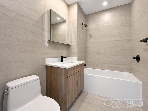 5th image of 1260 Prospect Pl #2A