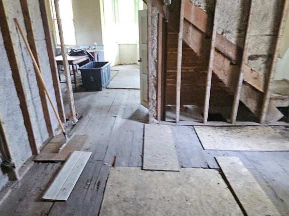 4th image of 2262 Cedarville Rd