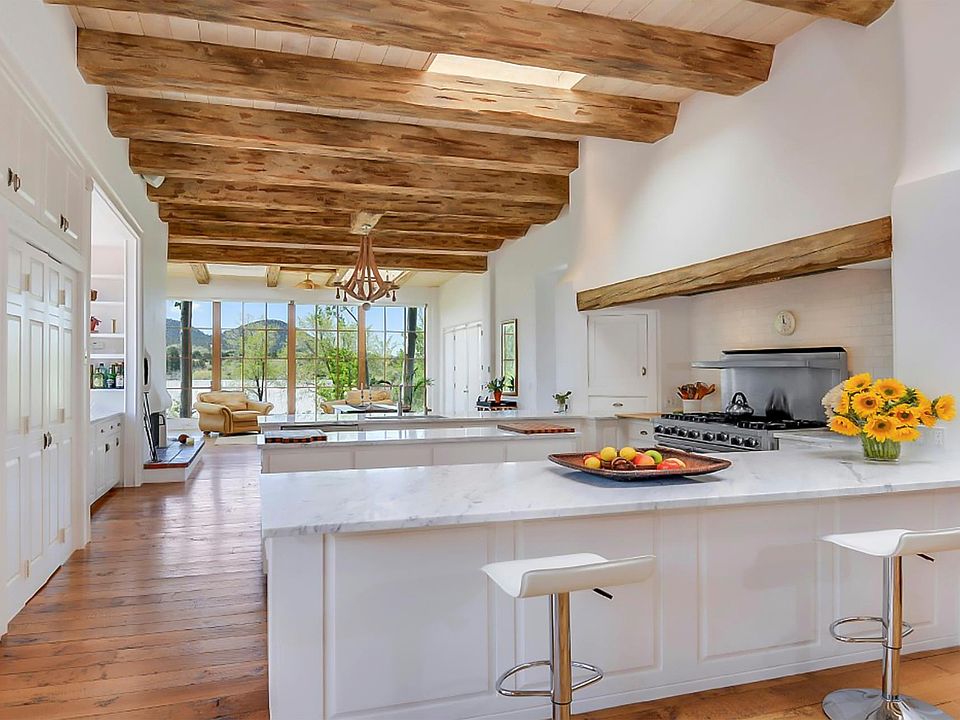 Open layout kitchen, dining, living room
