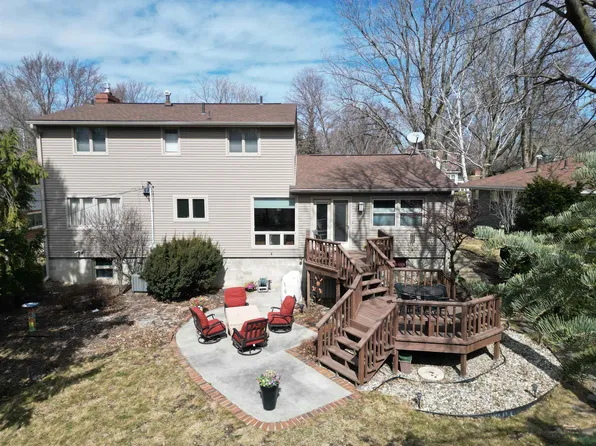 1310 W 6th St, Storm Lake, IA 50588