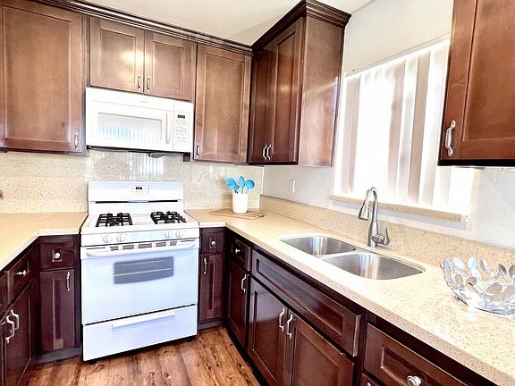 2nd image of 1520 W 224th St #1