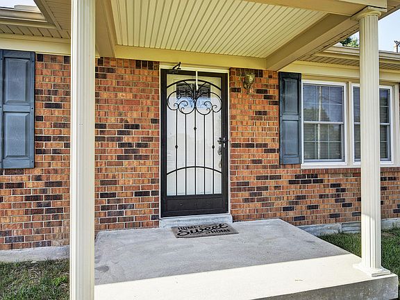3rd image of 147 Hamilton Dr