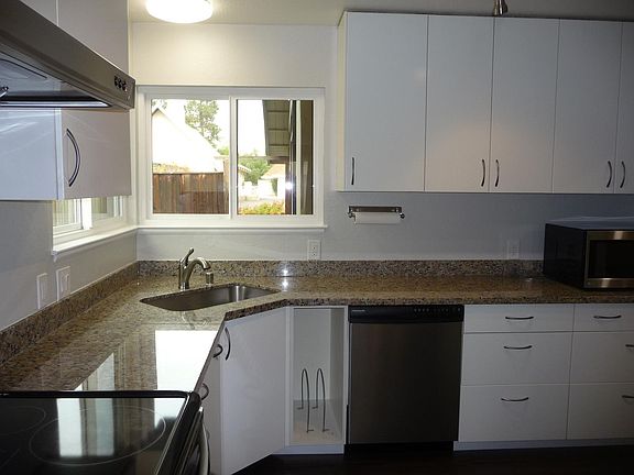 4th image of 665 W Fremont Ave