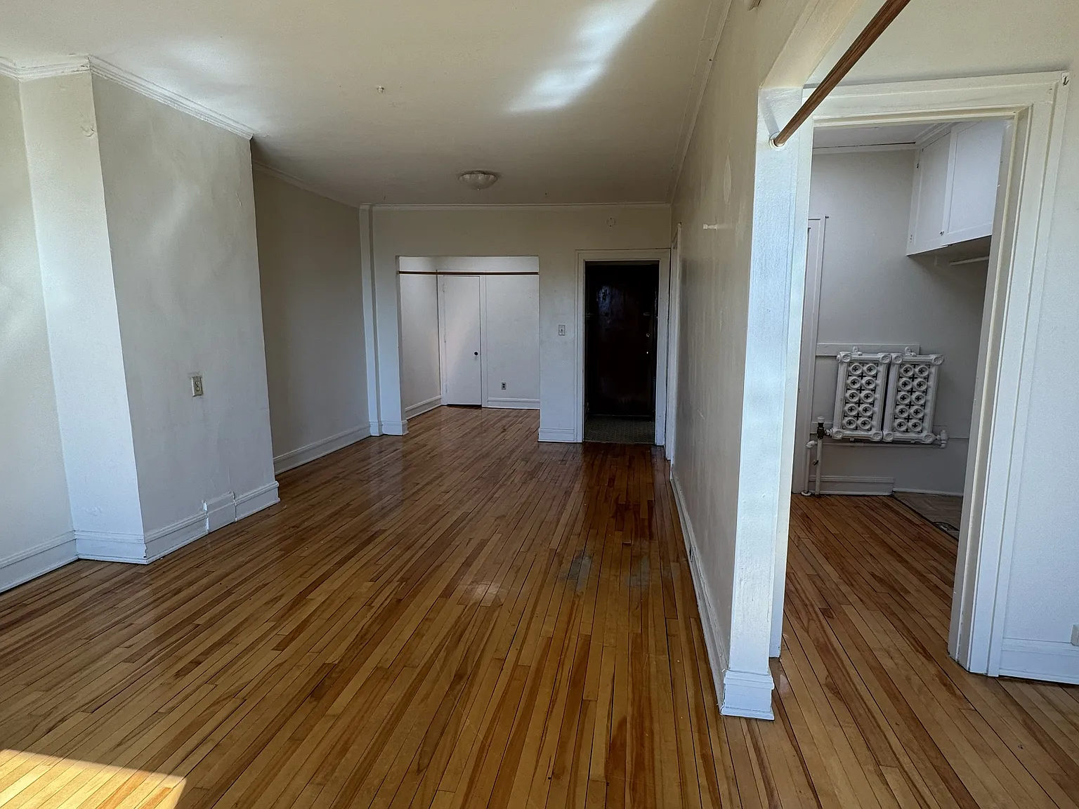 1 bed, 596 sqft, $1,215 — Photo 2