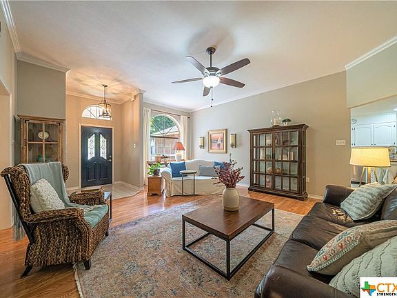 2nd image of 218 Parkridge Cir