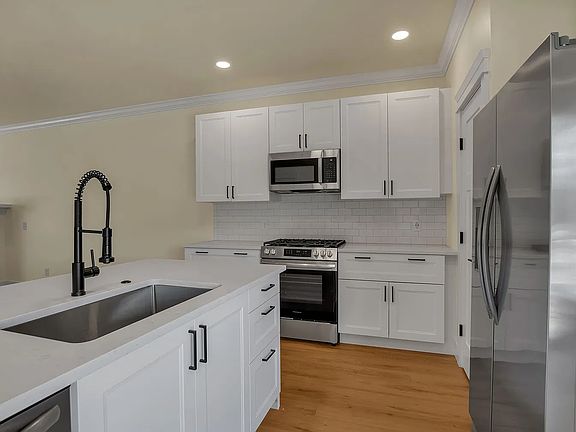 5th image of 284 Harding Rd