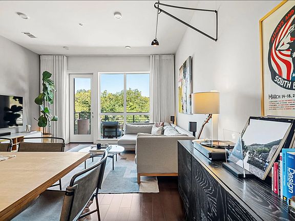 2nd image of 207 W Johanna St #21