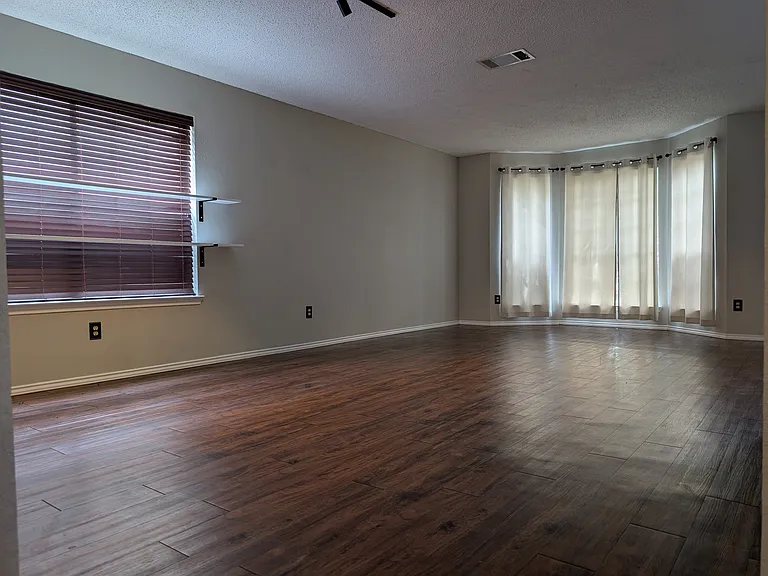 10901 Watchful Fox Dr — Photo 8