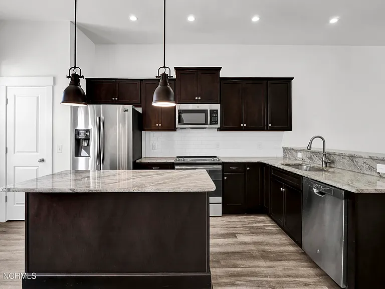 1808 Bungalow Row — Photo 9