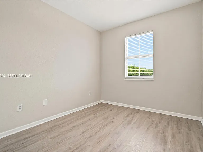 3710 NE 22nd Pl — Photo 11