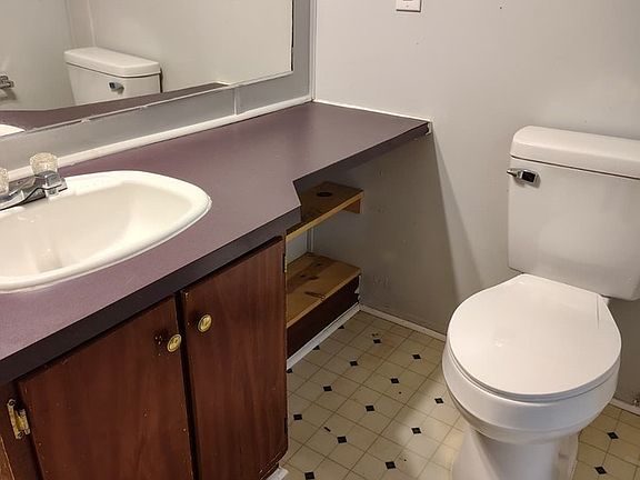 5th image of 301 Old Tavern Ln #301