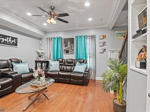 3rd image of 7 Martin St