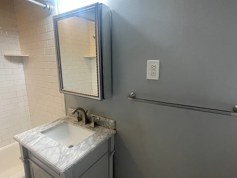 65 N Park Ave #1 — Photo 8