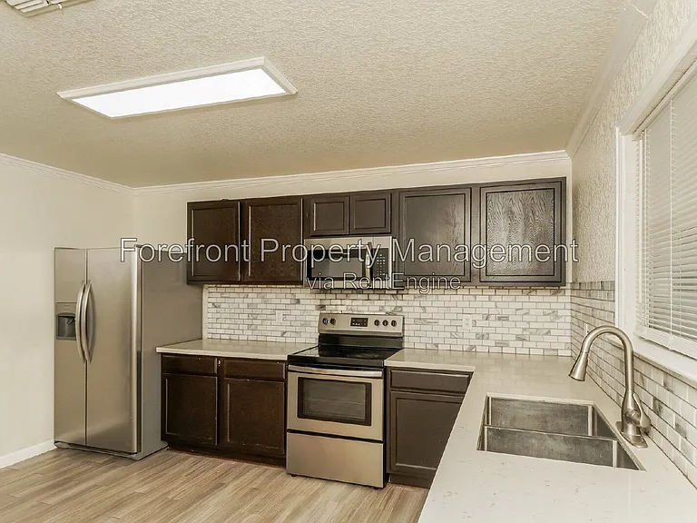 5915 Iris Isle — Photo 7