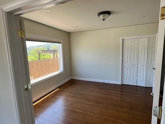4th image of 117 Woodland Ave #117