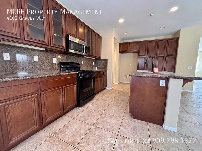 4102 Garvey Way — Photo 10